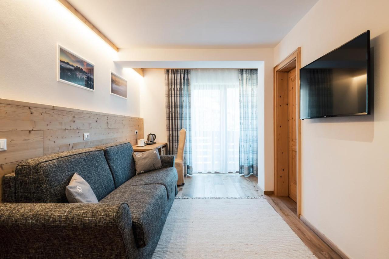 Piccolo Hotel Claudia No Pets San Vigilio Di Marebbe Exterior foto