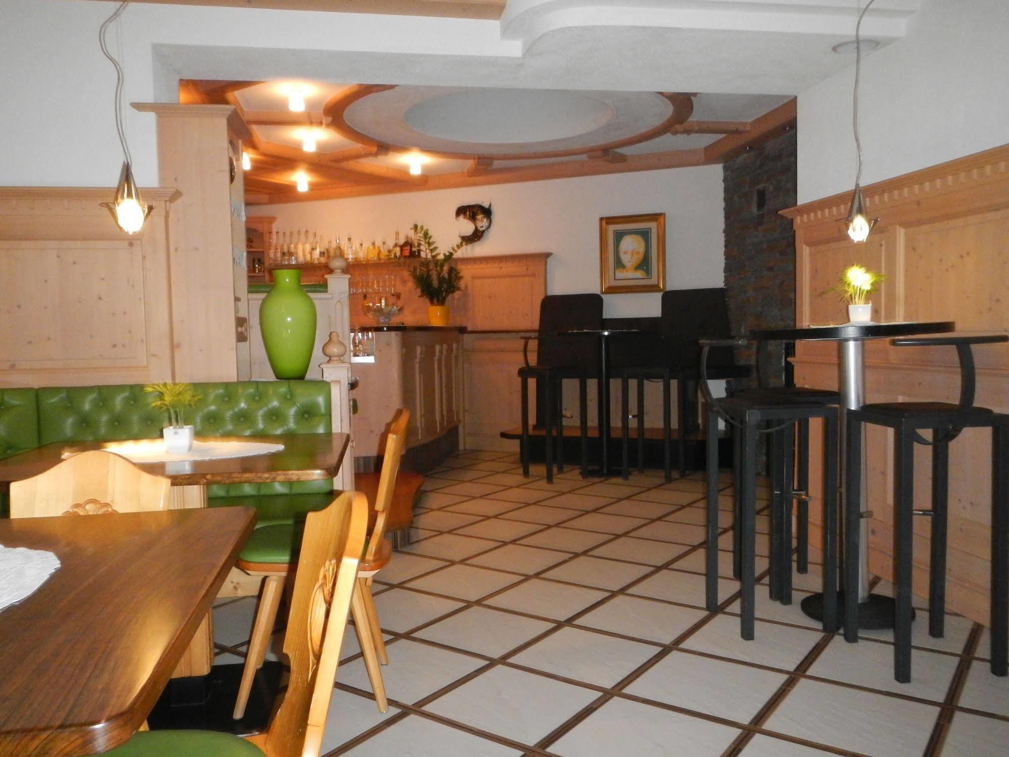 Piccolo Hotel Claudia No Pets San Vigilio Di Marebbe Exterior foto